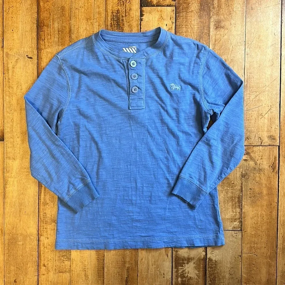 Boys size 6 to 7 Old Navy Long sleeve Shirts